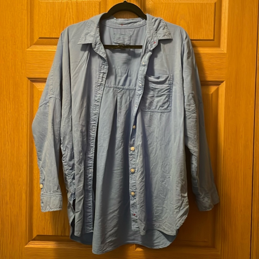 American Eagle oversized button up collar sleeve shirt
